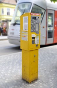 Automat na jízdenky