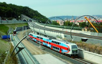 Počet cestujících ve vlacích Pražské integrované dopravy loni opět rostl, na území Prahy je denně využije skoro 160 tisíc lidí