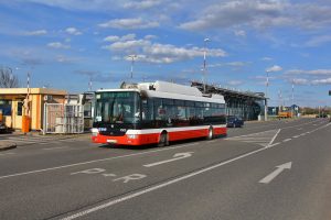 Prozatím v testovacím režimu vyjela první novodobá trolejbusová linka 58 z Palmovky do Letňan.
