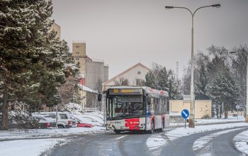 Nová grafika Čitelné Prahy v autobusech: DPP zobrazí přestupy i orientační jízdní dobu