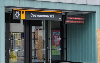 Zmodernizovaná stanice metra Českomoravská v novém designu je ode dneška opět v provozu